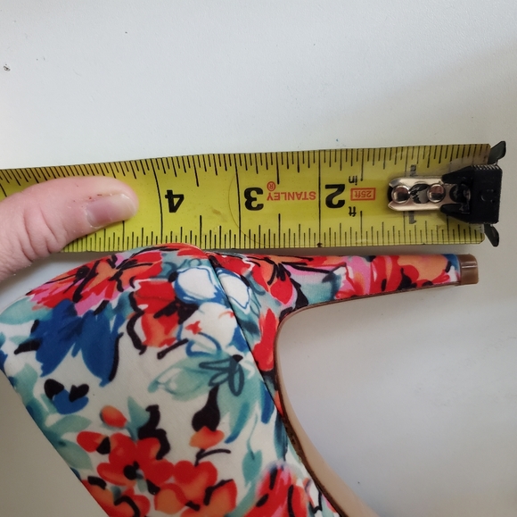 Kelly and Katie Heels - Picture 5 of 8